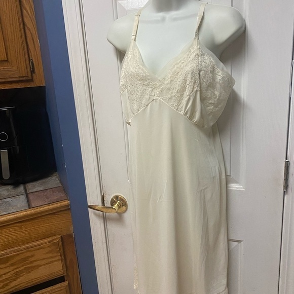 Evette Lingerie Vtg. Chiffon SATIN Lace Adjustable Strap Gown Slip Dress. - Picture 2 of 10